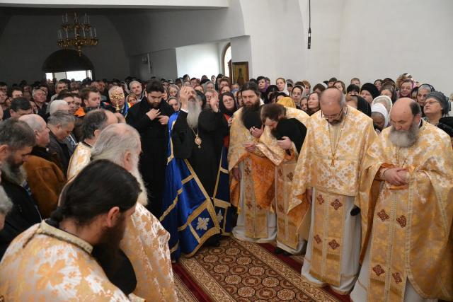 Hram şi hirotesie întru arhimandrit la Mănăstirea Zosin