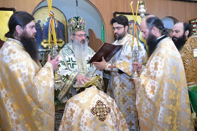 Hram şi hirotesie întru arhimandrit la Mănăstirea Zosin