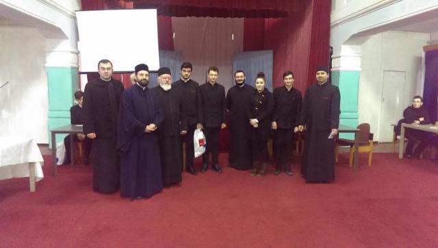 Sfinţii Trei Ierarhi, evocaţi la Liceul Teologic „Episcop Melchisedec“