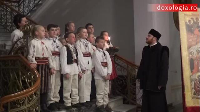 Colindători la Reședința Mitropolitană - Parohia Doroșcani, județul Iași