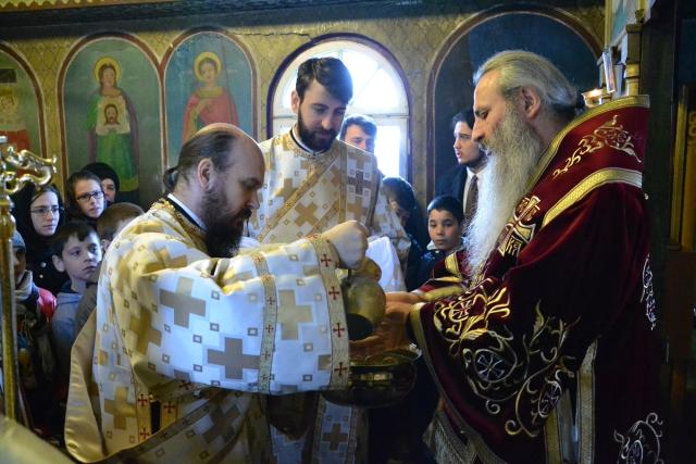 IPS Părinte Mitropolit Teofan: „Criteriul judecăţii lui Dumnezeu va fi mila faţă de cei aflaţi în suferinţă“