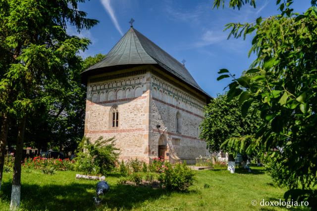 Biserica Mănăstirii Războieni