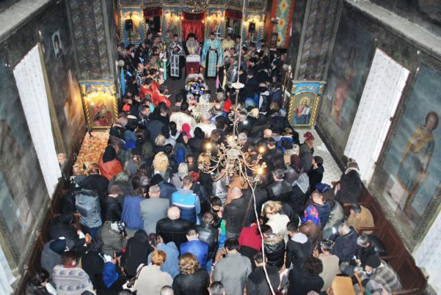 Părintele Aron Hogea a fost prohodit la Crivina