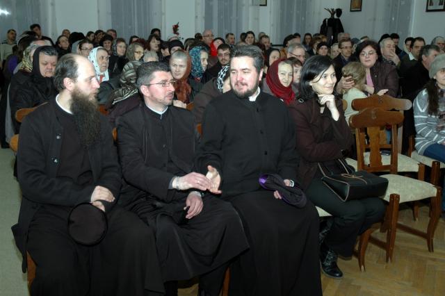 Seară catehetică consacrată Sfintei Liturghii, la Botoşani