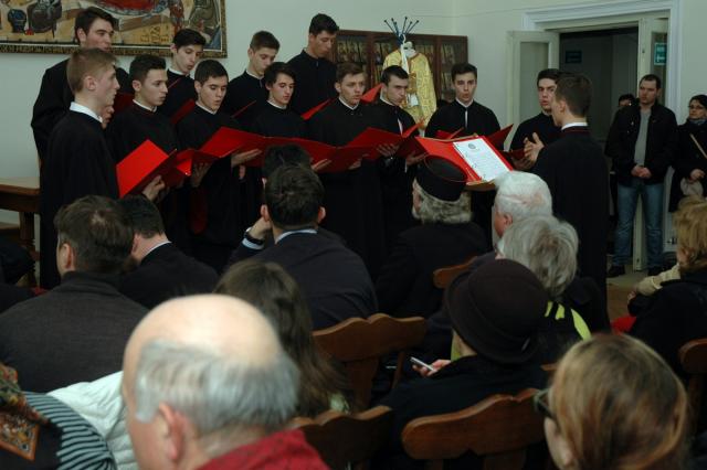 Seară catehetică consacrată Sfintei Liturghii, la Botoşani