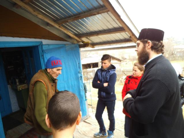 Proiectul „Toiagul viu al bătrâneţii“, în Parohia Comăneşti