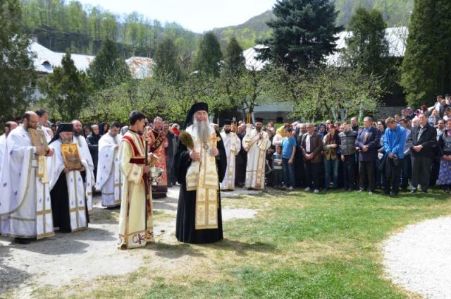 Praznicul Izvorului Tămăduirii la mănăstirea Lainici