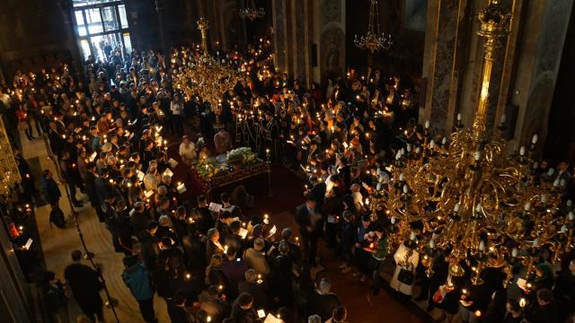 Prin Cruce, spre Înviere – la Catedrala Mitropolitană din Iași