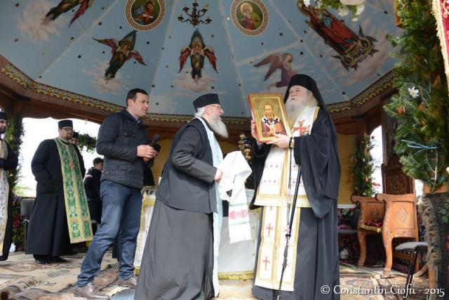 Rugăciuni arhiereşti în cimitirul din Andrieşeni