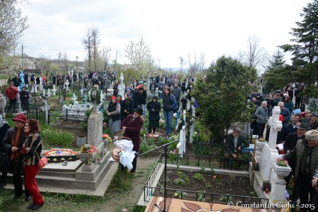 Rugăciuni arhiereşti în cimitirul din Andrieşeni
