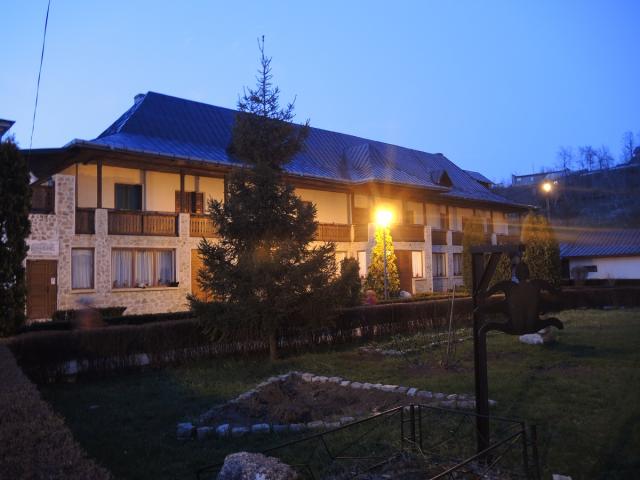 Denie oficiată de IPS Părinte Teofan, la Mănăstirea Hlincea