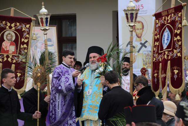 Procesiune la Catedrala Arhiepiscopală din Roman