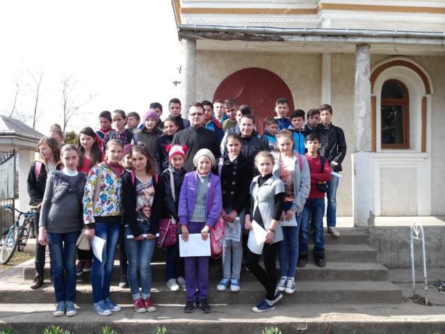 „Sfânta Liturghie pe înţelesul copiilor“, în Parohia Poieniţa