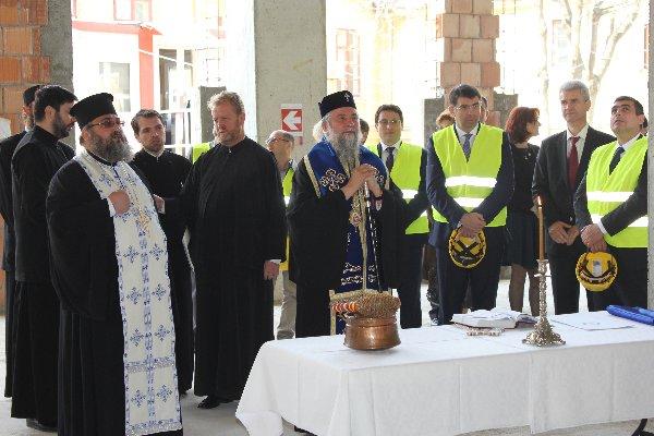 IPS Părinte Irineu în mijlocul magistraţilor craioveni