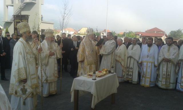 Sfințirea bisericii parohiei Cartier Nou II din Alba Iulia