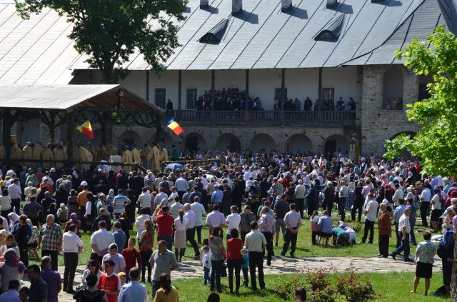 Hram la Mănăstirea Neamț