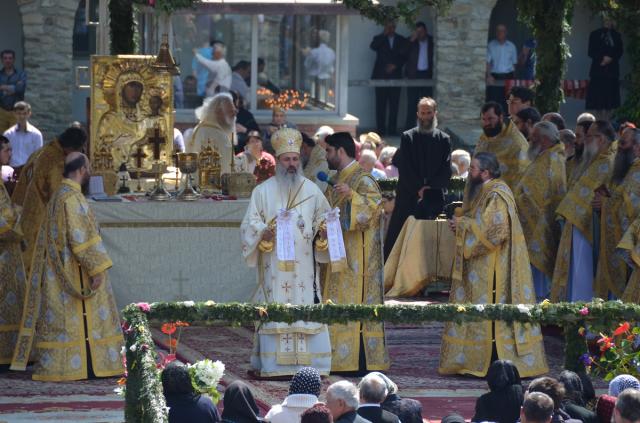 Hram la Mănăstirea Neamț