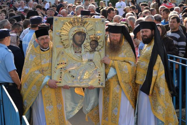 Hram la Mănăstirea Neamț