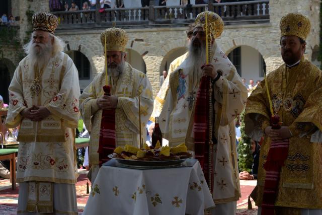 Hram la Mănăstirea Neamț