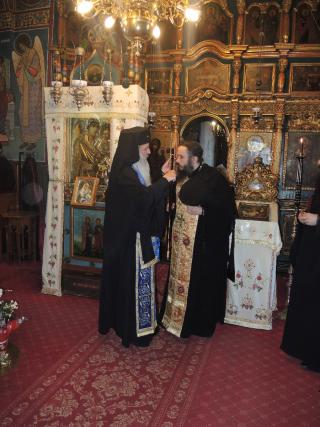 Părintele Arsenie Popa, starețul Mănăstirii Sihăstria a primit hirotesia întru arhimandrit