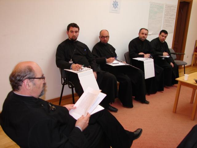 Au debutat cursurile pentru obţinerea gradelor profesionale de definitivat şi grad II în preoţie