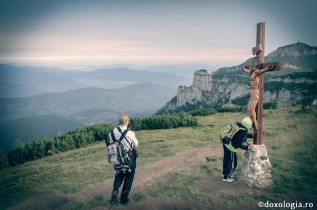 În Sfinţi avea loc şi moartea şi Învierea lui Iisus
