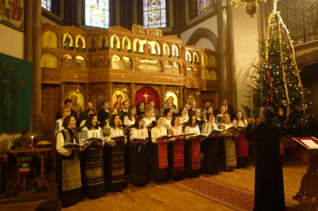 Biserica ortodoxă a românilor din Strasbourg: Liturghie în familie