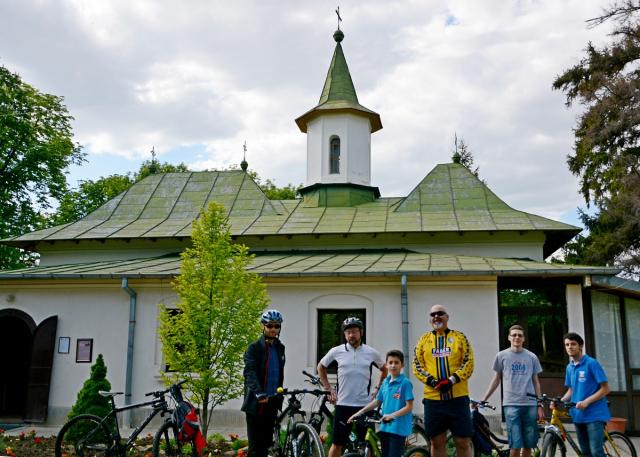 Pelerinaj pe bicicletă la Mănăstirea Bucium