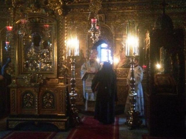 Preasfinţitul Părinte Ambrozie a slujit în biserica Schitului Românesc Prodromu