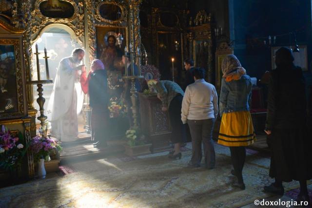 „Să stăm bine, să stăm cu frică, să luăm aminte”!