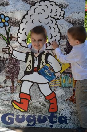 Prezenţă covârşitoare la întâlnirea cu cărţile copilăriei (GALERIE FOTO)
