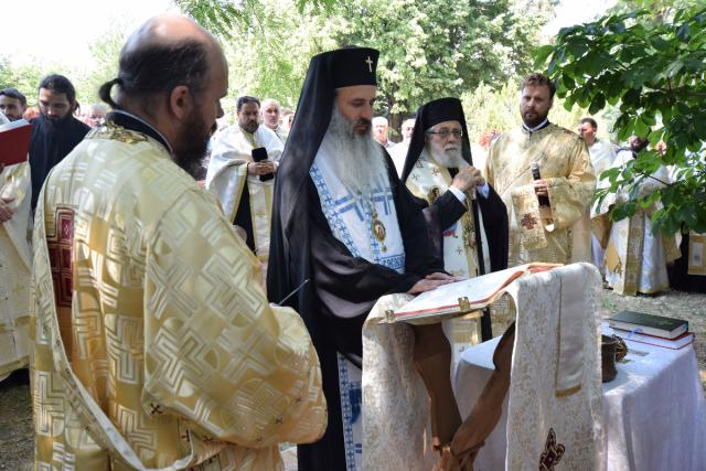 Slujbă arhierească și rugăciuni pentru ploaie, la Mănăstirea Bucium