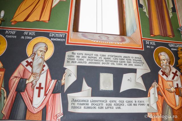 Ce ne spun Sfinții Români din biserica nouă a Mănăstirii Pângăraţi?