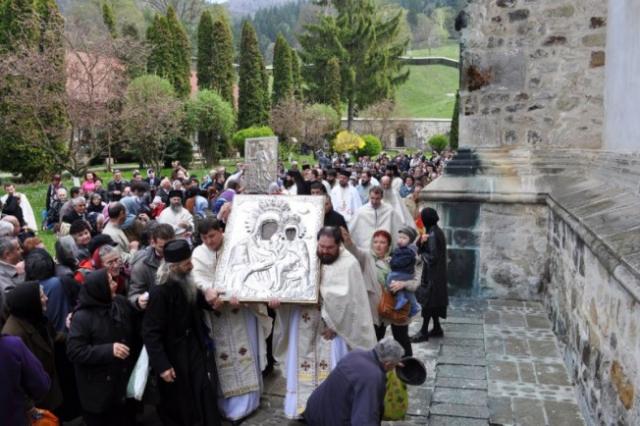 Un ctitor reîntemeietor în modernitate: Cuviosul Varnava de la Pângăraţi