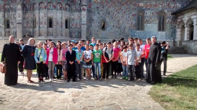 Grupul catehetic de la Şcoala „Bogdan Vodă“, în pelerinaj