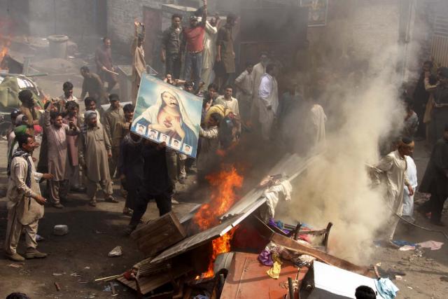 Pakistan: creștinilor li s-a transmis să părăsească biserica ori se vor confrunta cu acuzații de blasfemie