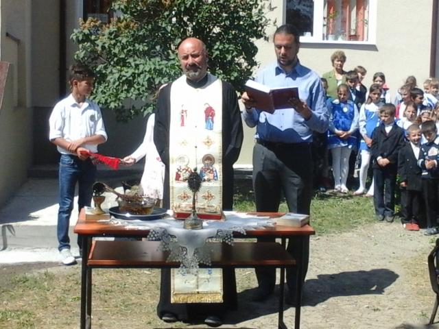 Rugăciuni de binecuvântare la Şcoala Dobreni