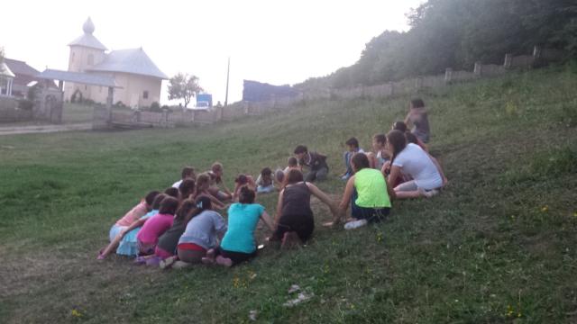 Tabără la Mănăstirea Balş pentru tinerii din Bivolari