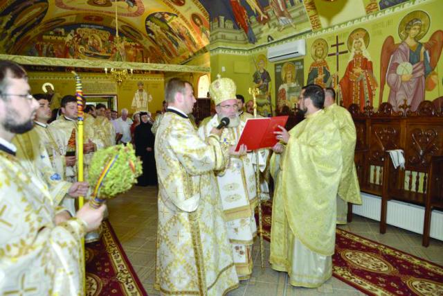 Sfinţiri în Parohia Răcăuţi din Arhiepiscopia Romanului şi Bacăului