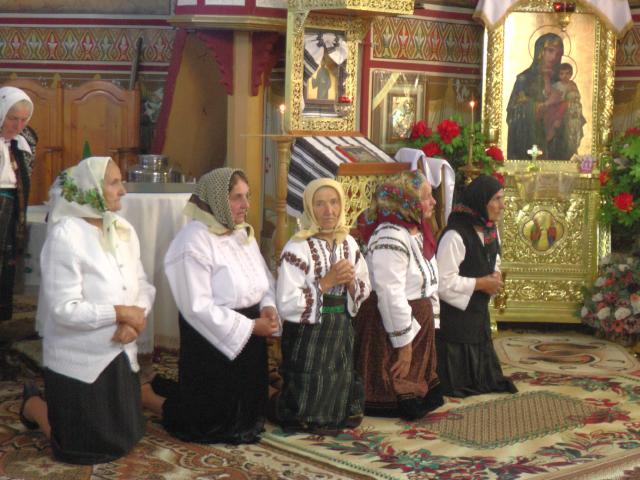Liturghie arhierească la Frătăuţii Vechi