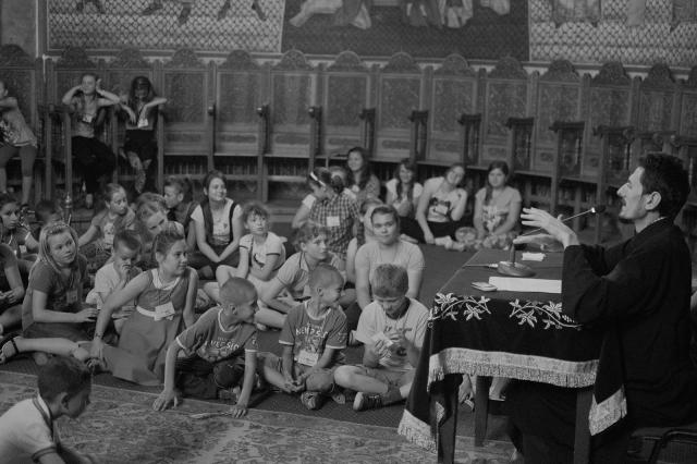 Tabăra din pridvorul satului la Ruginoasa