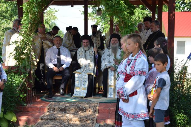 Numeroşi invitaţi de seamă la prima ediţie a Simpozionului naţional „Stăniţa - pagini de istorie, cultură şi spiritualitate“ (GALERIE FOTO)