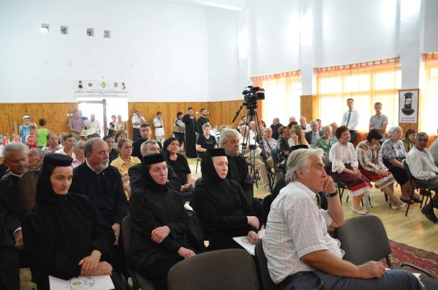 Numeroşi invitaţi de seamă la prima ediţie a Simpozionului naţional „Stăniţa - pagini de istorie, cultură şi spiritualitate“ (GALERIE FOTO)