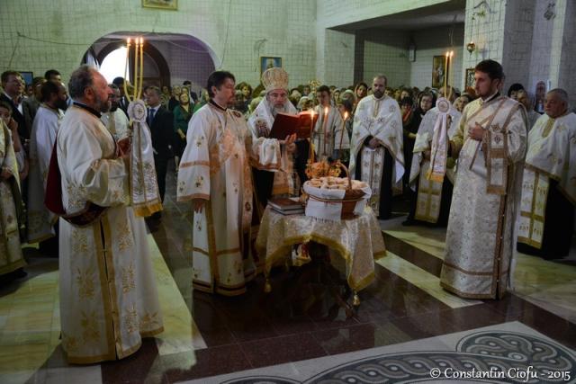Vecernie arhierească în Biserica "Sfântul Iulian din Tars" (GALERIE FOTO)