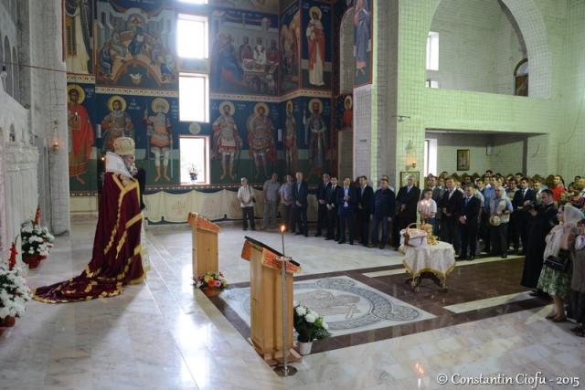 Vecernie arhierească în Biserica "Sfântul Iulian din Tars" (GALERIE FOTO)