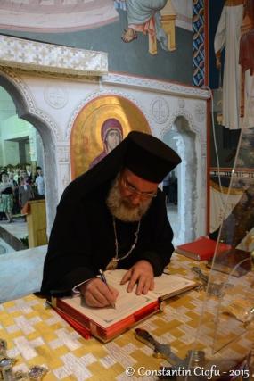 Vecernie arhierească în Biserica "Sfântul Iulian din Tars" (GALERIE FOTO)