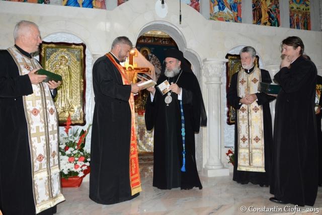 Vecernie arhierească în Biserica "Sfântul Iulian din Tars" (GALERIE FOTO)