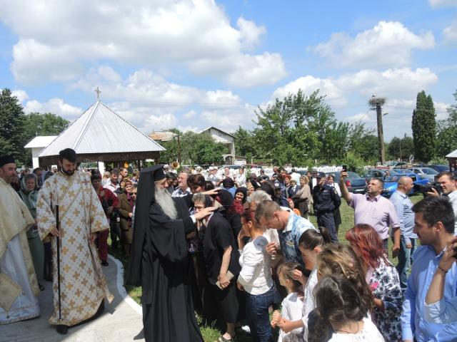 IPS Teofan: „Dacă la grijile vieții nu adăugăm și gândul la Dumnezeu, vom realiza la sfârșitul vieții că ne-am străduit degeaba”