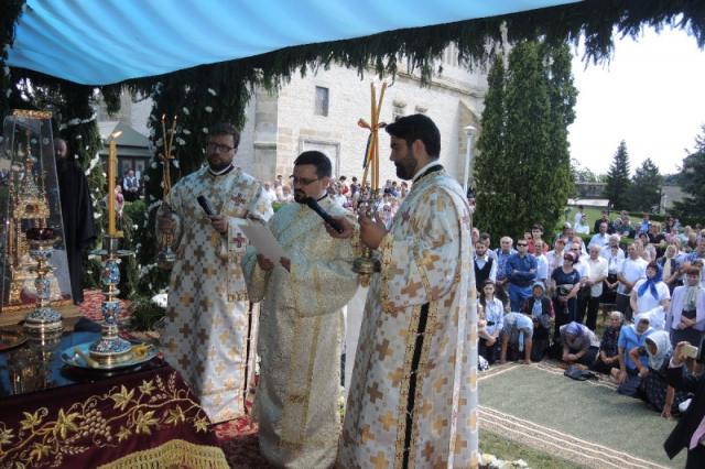 Liturghie arhierească, la hramul Mănăstirii Cetățuia