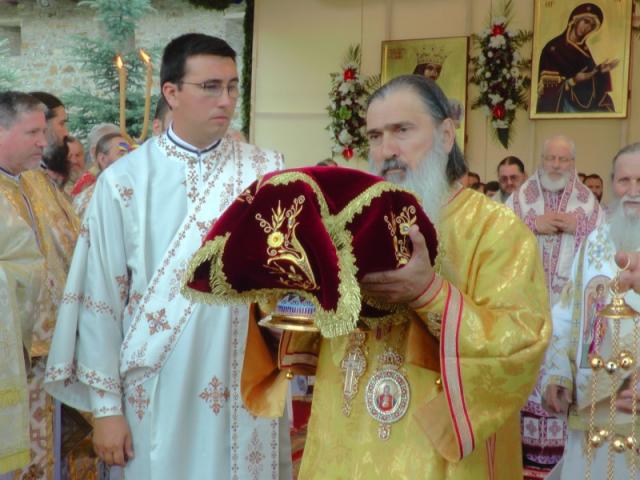 Binecredinciosului Voievod Ştefan cel Mare şi Sfânt, sărbătorit la Putna de un sobor cu şase ierarhi şi 138 de preoţi
